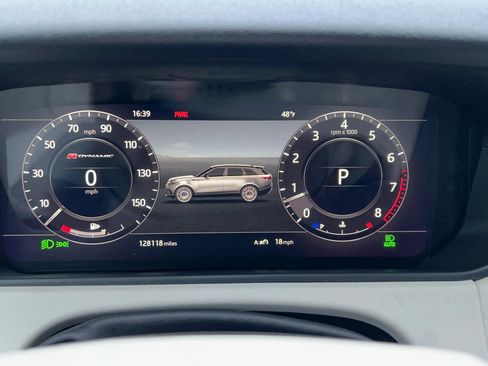 Used 2018 Land Rover Range Rover Velar R-Dynamic HSE image 20