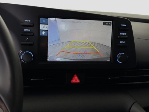 Used 2025 Hyundai Elantra Sport FWD image 17