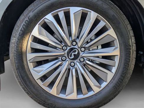 Used 2025 INFINITI QX80 Sensory image 28