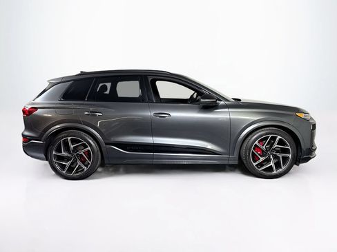 Used 2025 Audi SQ6 e-tron Prestige w/ 21" Black Optic Wheel Package AWD/4WD image 6