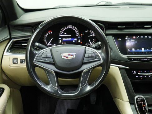 Used 2019 Cadillac XT5 FWD image 25