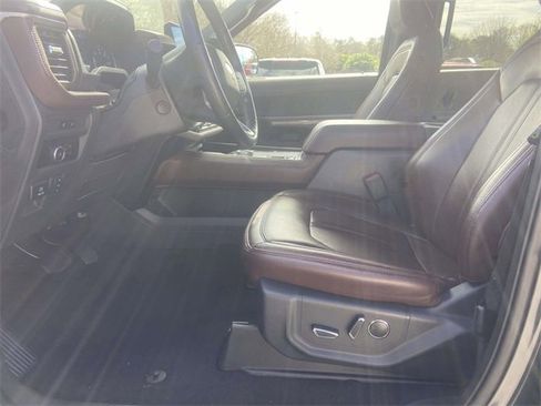 Used 2024 Ford Expedition Limited image 15