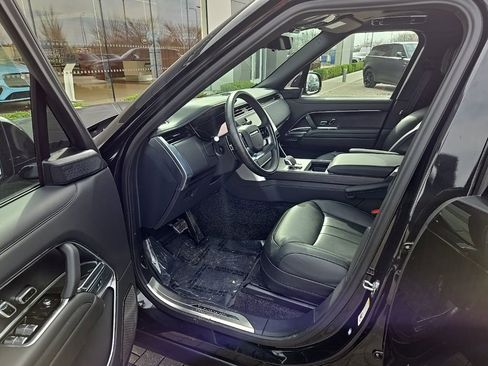 Certified 2025 Land Rover Range Rover Autobiography image 17