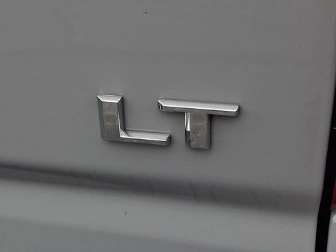 Used 2024 Chevrolet Silverado 1500 LT AWD/4WD image 30