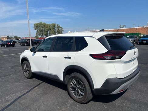 Used 2023 Nissan Rogue S FWD image 3