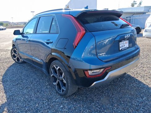 Used 2024 Kia Niro SX Touring FWD image 3