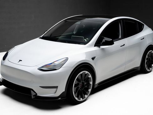 Used 2024 Tesla Model Y Performance AWD/4WD image 5