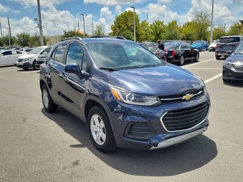 Used 2018 Chevrolet Trax LT w/ LT Convenience Package AWD/4WD image 3