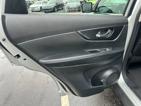 Used 2016 Nissan Rogue SL w/ SL Premium Package image 20