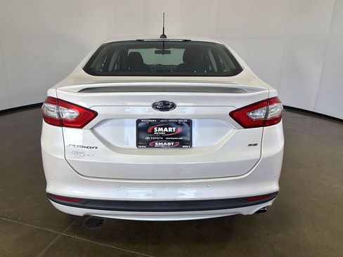 Used 2015 Ford Fusion SE FWD image 11