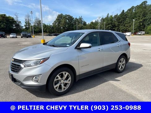 Used 2018 Chevrolet Equinox LT FWD image 3