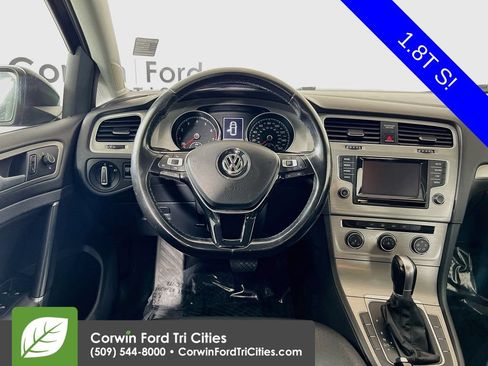 Used 2015 Volkswagen Golf S FWD image 23