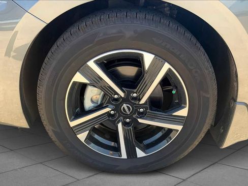 Certified 2025 Nissan Sentra SV image 12