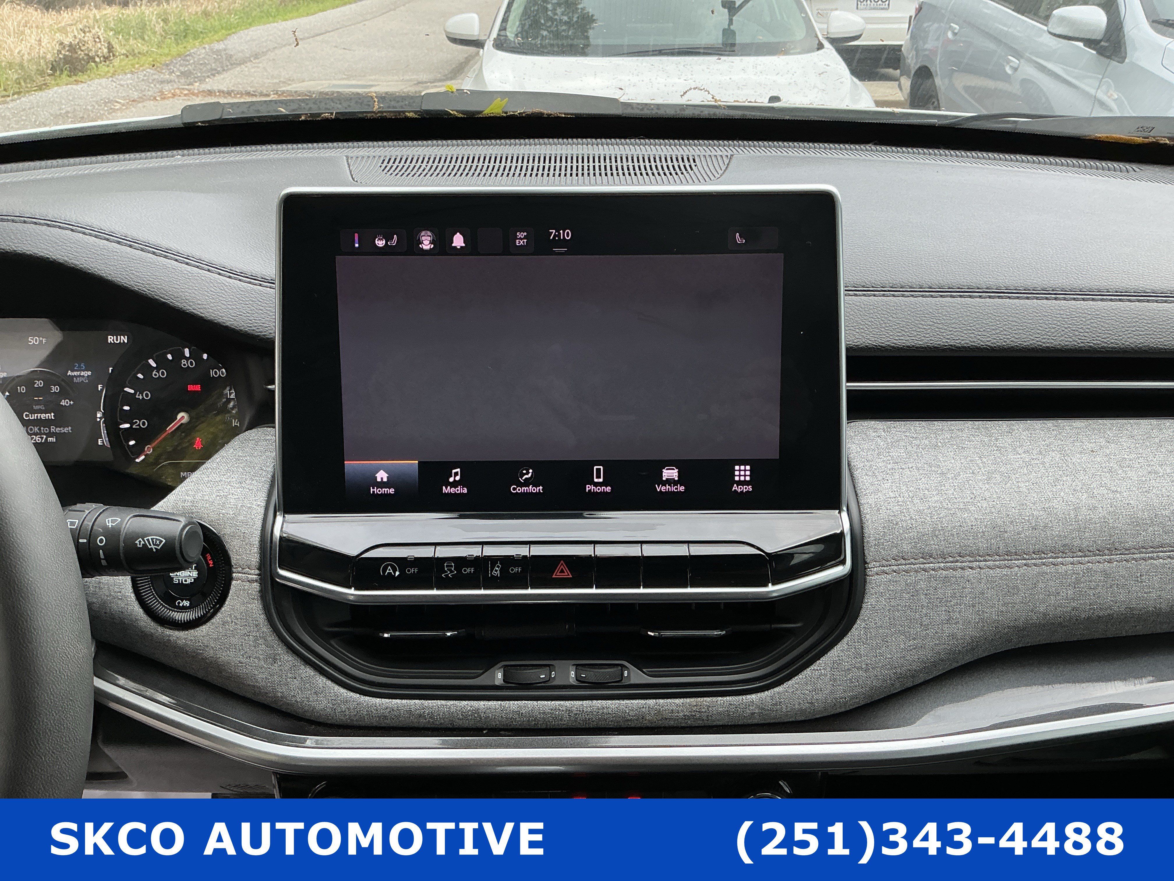 Used 2023 Jeep Compass Latitude w/ Sun and Sound Group AWD/4WD image 16