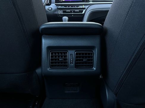 Used 2025 Toyota Camry LE image 12