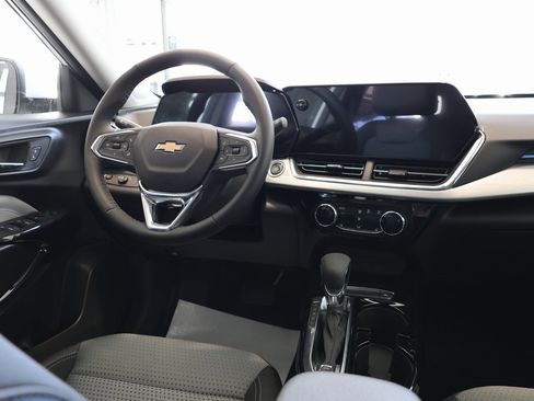 New 2026 Chevrolet Trax LT w/ LT Convenience Package image 25