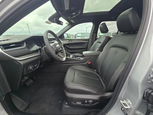 New 2025 Jeep Grand Cherokee Limited AWD/4WD image 24