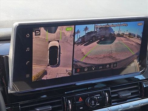 New 2026 Nissan Pathfinder Platinum image 14