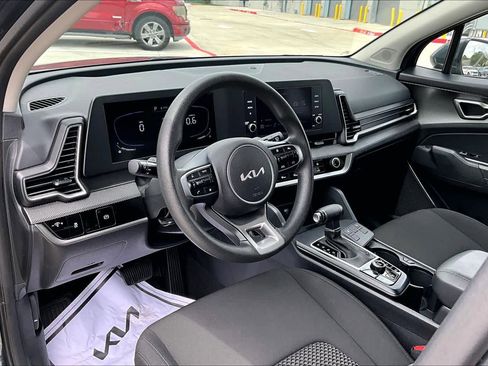 Certified 2025 Kia Sportage LX image 17
