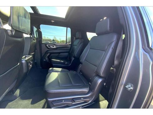 Used 2022 Chevrolet Suburban Z71 w/ Z71 Off-Road Package image 27