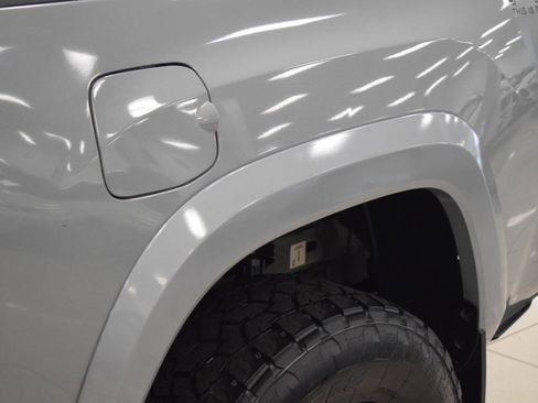 Used 2021 Toyota Tacoma TRD Sport w/ Technology Package image 21