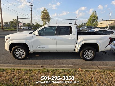 Used 2025 Toyota Tacoma SR5 RWD image 6