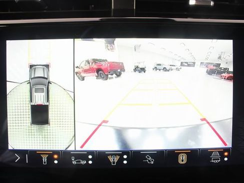 Used 2025 GMC Sierra 1500 AT4 w/ AT4 Premium Package image 4