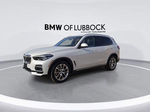 Certified 2022 BMW X5 xDrive40i w/ Luxury Seating Package image 4