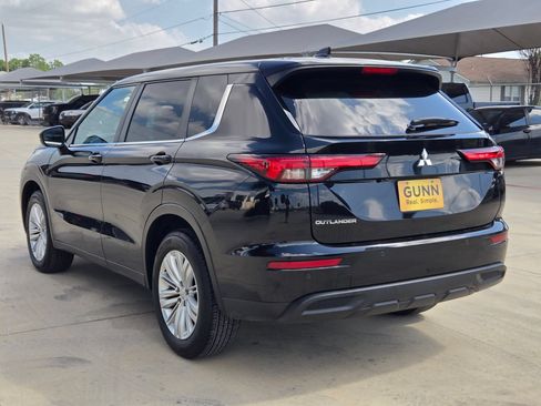Used 2023 Mitsubishi Outlander ES FWD image 5