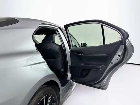 Used 2024 Toyota Camry SE FWD image 28