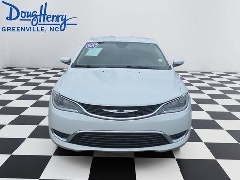 Used 2017 Chrysler 200 Limited Platinum w/ Comfort & Convenience Group FWD image 8