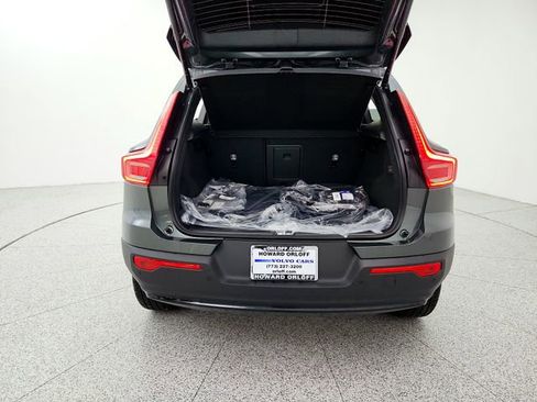 New 2026 Volvo XC40 B5 Plus w/ Protection Package Premier AWD/4WD image 19