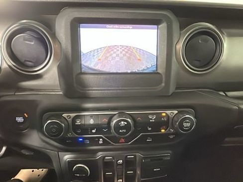 Used 2023 Jeep Wrangler Unlimited w/ Cold Weather Group AWD/4WD image 23