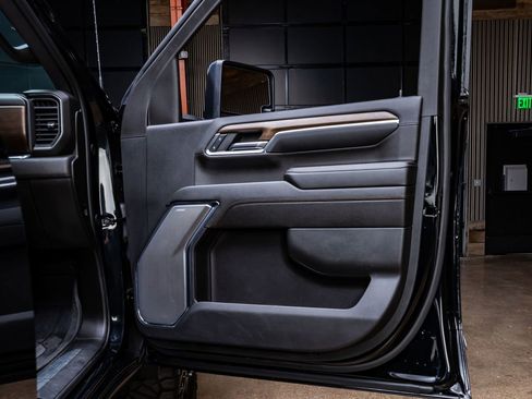 Used 2024 Chevrolet Silverado 3500 High Country w/ High Country Premium Package image 34