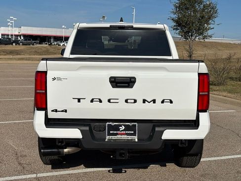 Used 2024 Toyota Tacoma TRD Off-Road image 6