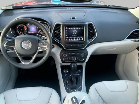 Used 2021 Jeep Cherokee Latitude Lux w/ Comfort/Convenience Group AWD/4WD image 14