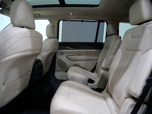 Used 2021 Jeep Grand Cherokee L Limited w/ Luxury Tech Group II image 24