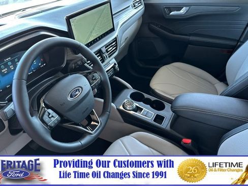 New 2025 Ford Escape SE w/ PHEV Premium Package image 7