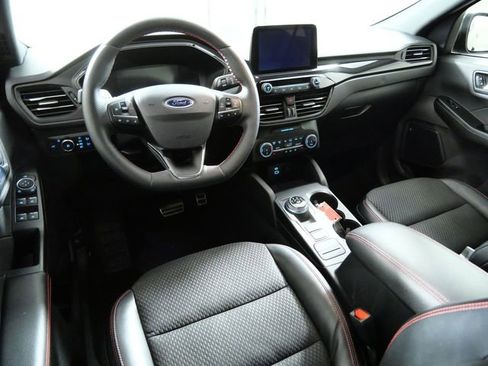 Certified 2024 Ford Escape ST-Line Select AWD/4WD image 4