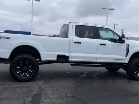 Used 2023 Ford F350 XLT image 2