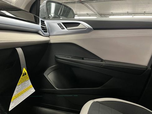 New 2026 Volkswagen Taos SE AWD/4WD image 30