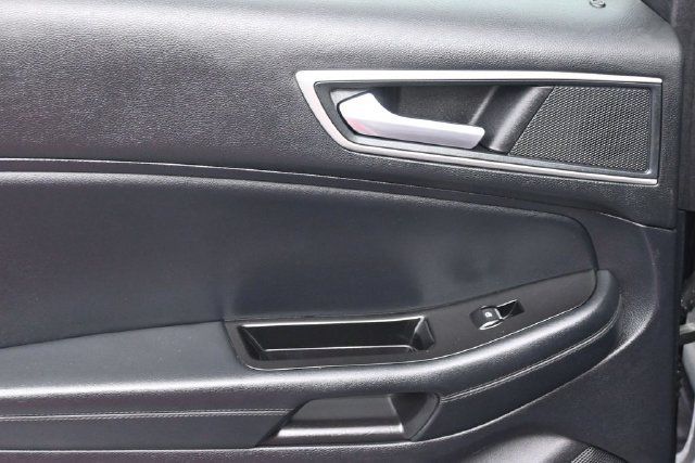 Used 2020 Ford Edge SEL FWD image 25