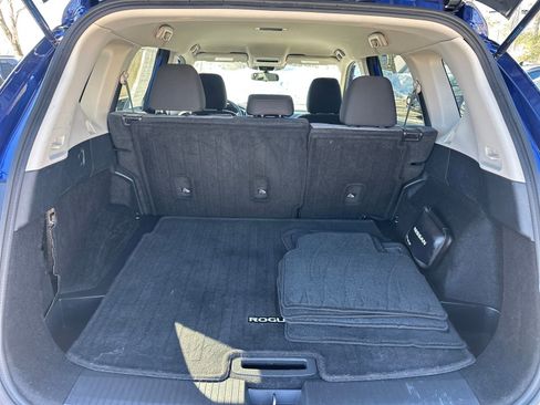 Used 2021 Nissan Rogue S image 19