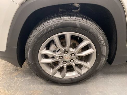 Used 2022 GMC Terrain SLT w/ Infotainment Package II AWD/4WD image 36