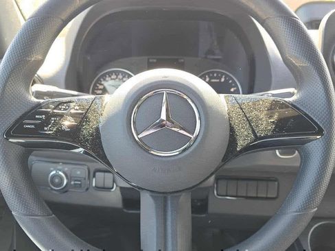 Used 2025 Mercedes-Benz Sprinter 2500 image 30