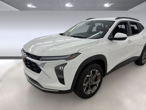 Used 2026 Chevrolet Trax LT w/ Driver Confidence Package FWD image 28