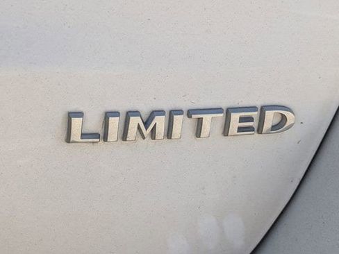 Used 2019 Jeep Grand Cherokee Limited image 6