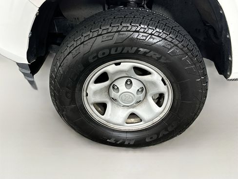 Used 2021 Toyota Tacoma SR w/ SR Convenience Package RWD image 11