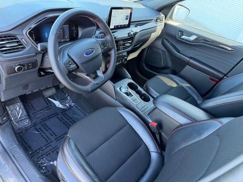 Used 2025 Ford Escape ST-Line image 2