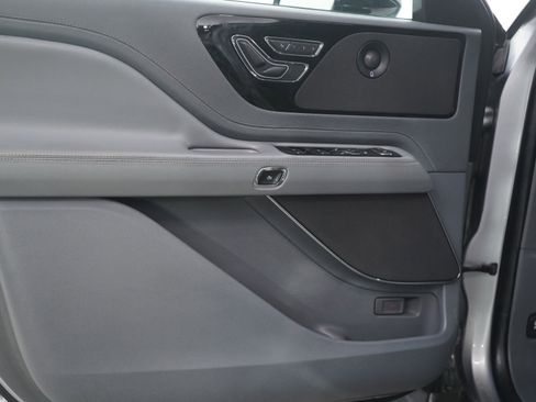 Used 2020 Lincoln Aviator Reserve w/ Elements Package Plus image 21